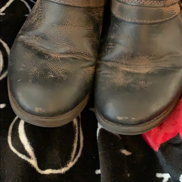 Boots - Picture 3 of 4